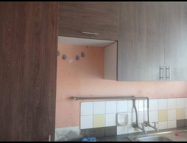 1 BEDROOM APARTMENT FOR SALE IN HILLBROW
